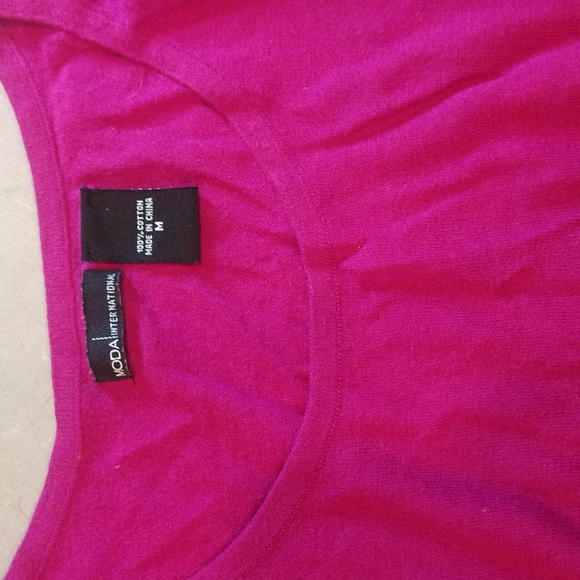 Moda Women's Medium Fushia Lightweight Sweater with 3/4 Sleeves - Picture 2 of 6